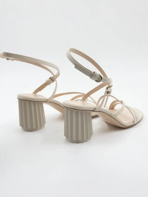 AGL pumps DORICA M STRAPS D684004PCK Cream White
