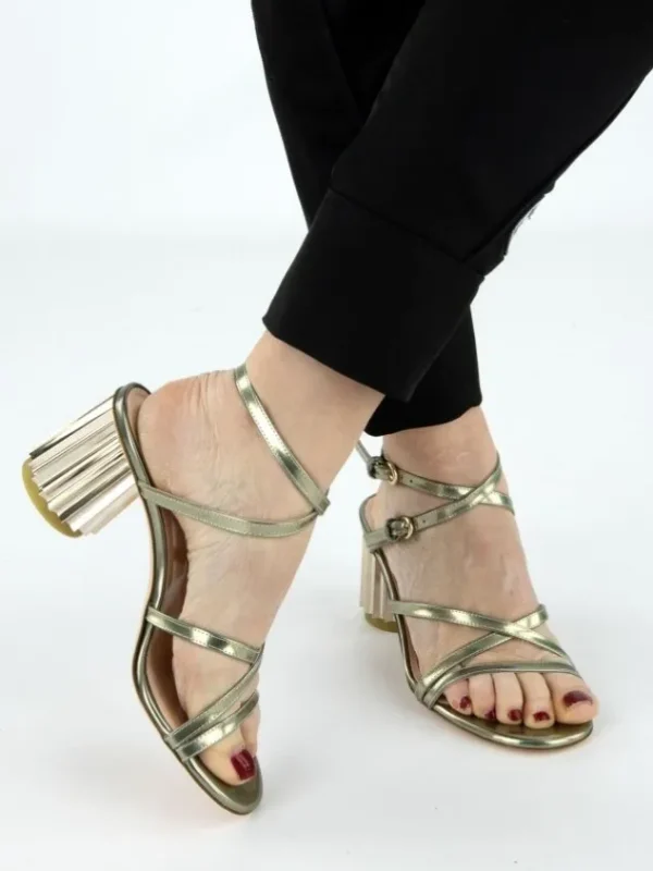 AGL pumps DORICA M STRAPS D684004PCK Gold