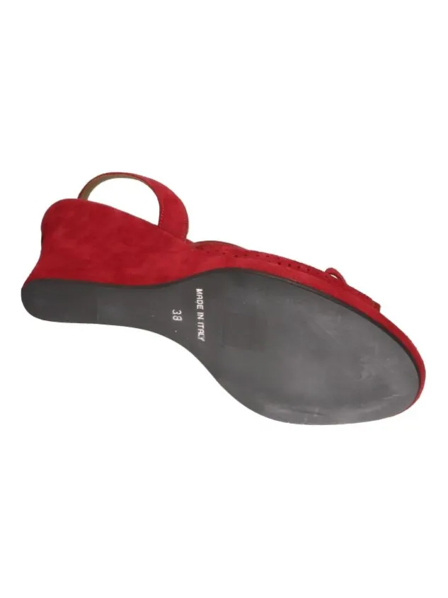 even_and_odd_pumps_h_red_3.webp Even and odd pumps H562 Red