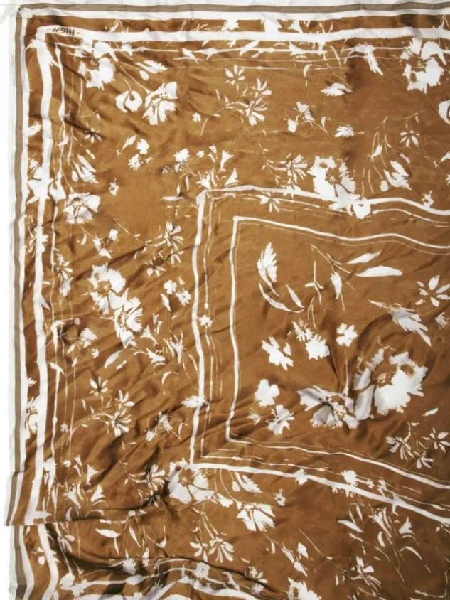 high_scarves_winding__cog_1.webp High scarves WINDING 990084 Cognac