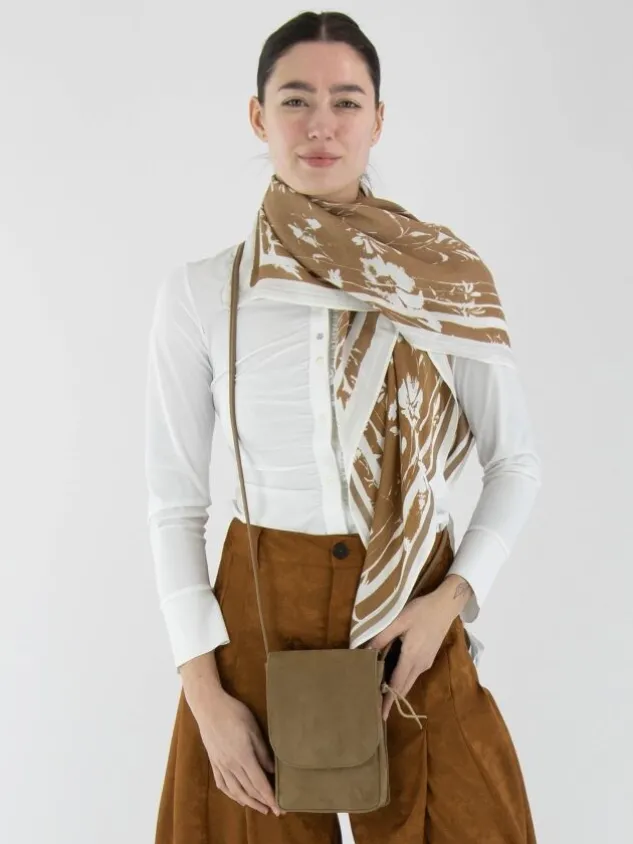 high_scarves_winding__cog_3.webp High scarves WINDING 990084 Cognac