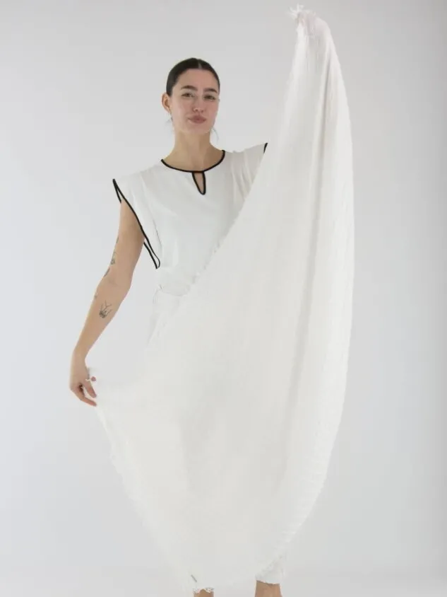 marc_cain__scarves_ys_b_z_2.webp Marc Cain scarves YS B4.02 Z08 Cream White