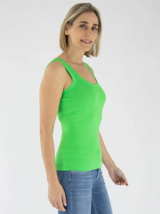 marc_cain__tops_e__j_gree_4-3.webp Marc Cain tops +E 61.25 J50 Green